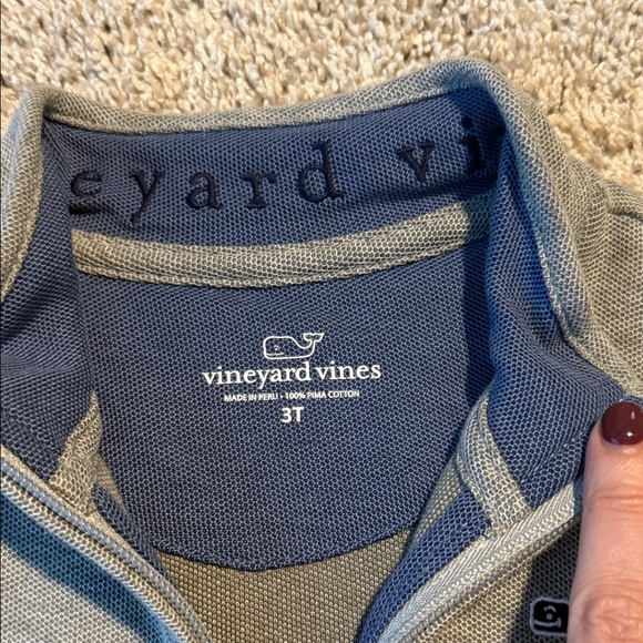Vineyard Vines boys  Heather Gray Zip-Up Sweater - Picture 2 of 6